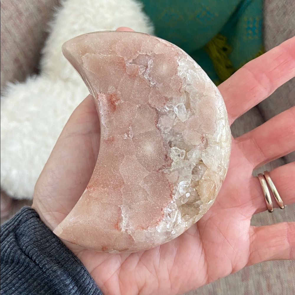 •PINK AMETHYST•crescent moon shaped polished natural gemstone - Picture 6 of 8